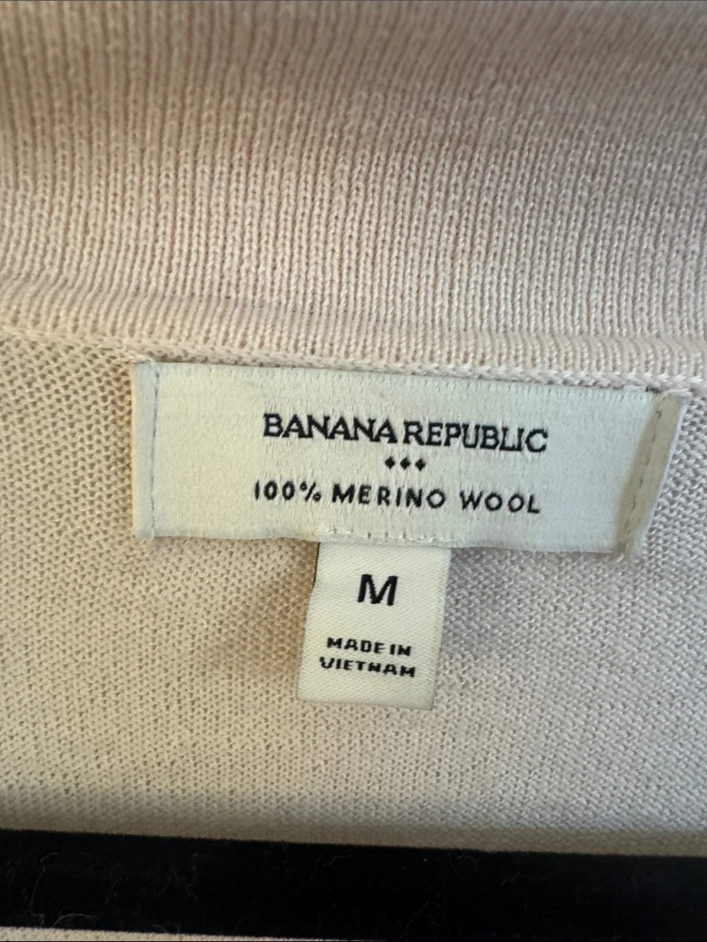 Banana Republic Womens Creme Collared V-Neck Sweater Size Medium